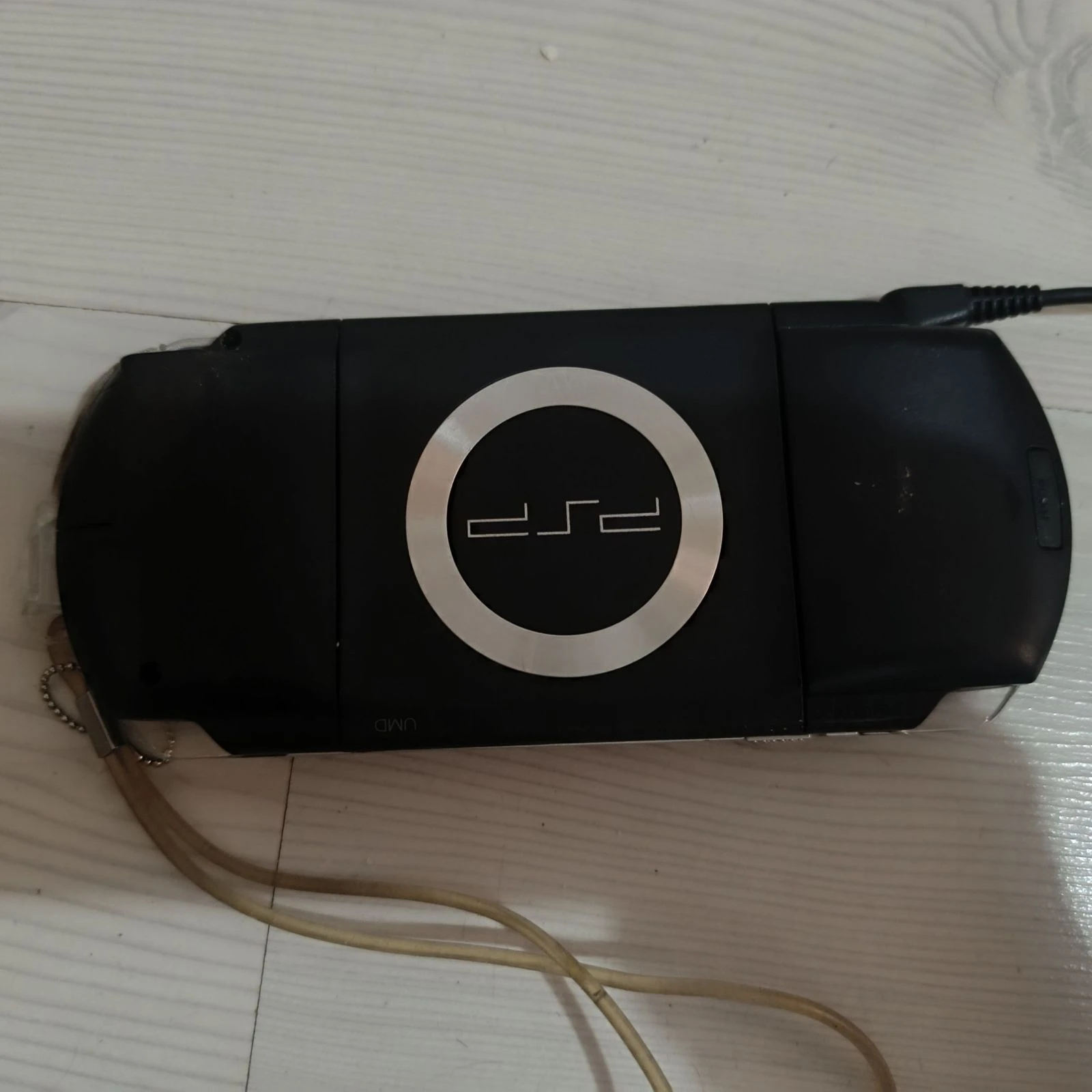 Pack Sony PSP + étui rigide + chargeur d'origine + carte 2 Go + 5 jeux – photo 13